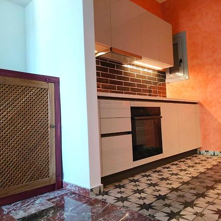 Stylish Artistic Flat With View, Three Min To Metro Apartman Athén Kültér fotó